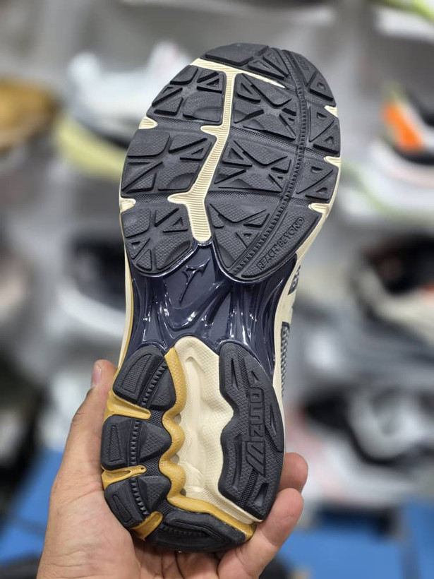 کتونی میزانو ویو بتا ویتنامی وارداتی/Mizuno Wave Rider Beta/سایز 40 الی 45/ فروش عمده و تک