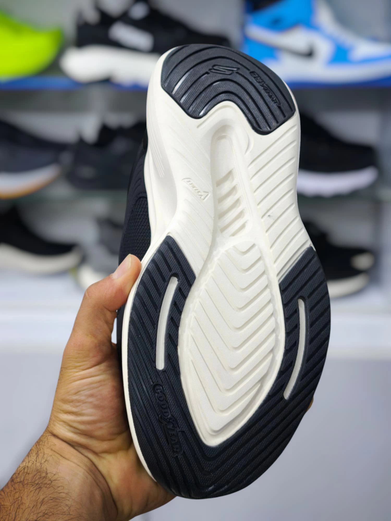 کتونی اسکیچرز ویتنامی/سایز 40 الی 45/فروش تکی و عمده/Skechers Go Walk