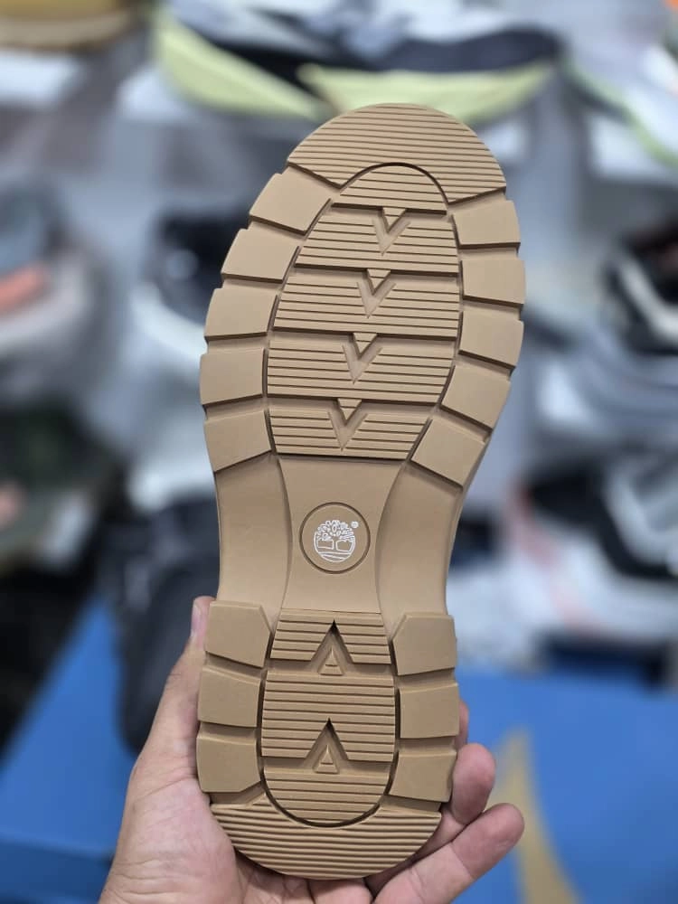 نیم‌بوت ست زنانه/مردانه تیمبرلند ضدآب مدل Timberland Waterproof رنگ زرد | سایز ۳۸ الی ۴۵