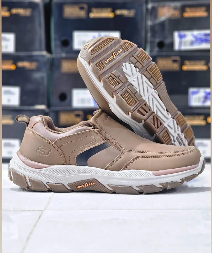 کفش طبی و ضدآب اسکیچرز ویتنامی وارداتی/سایز 40 الی 45/Skechers Max Cushioning Terminus
