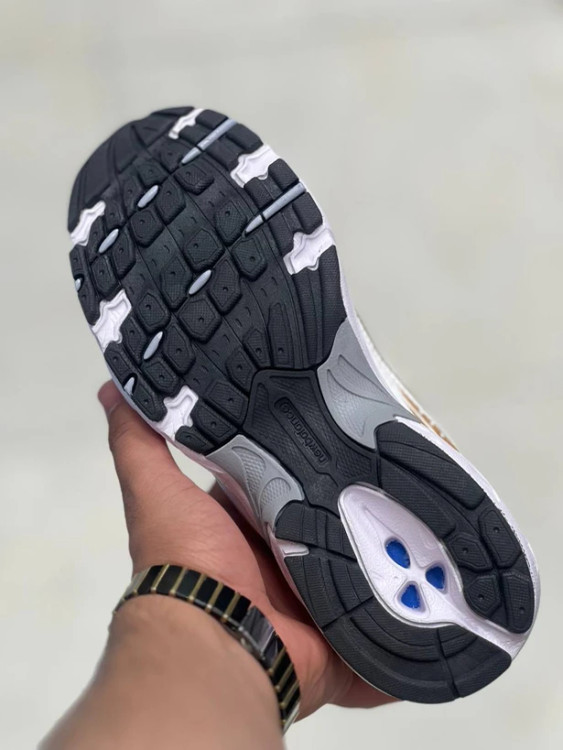 کتونی نیوبالانس 530 ویتنامی وارداتی/Newbalance 530/سایز 37 الی 40/فروش عمده و تک