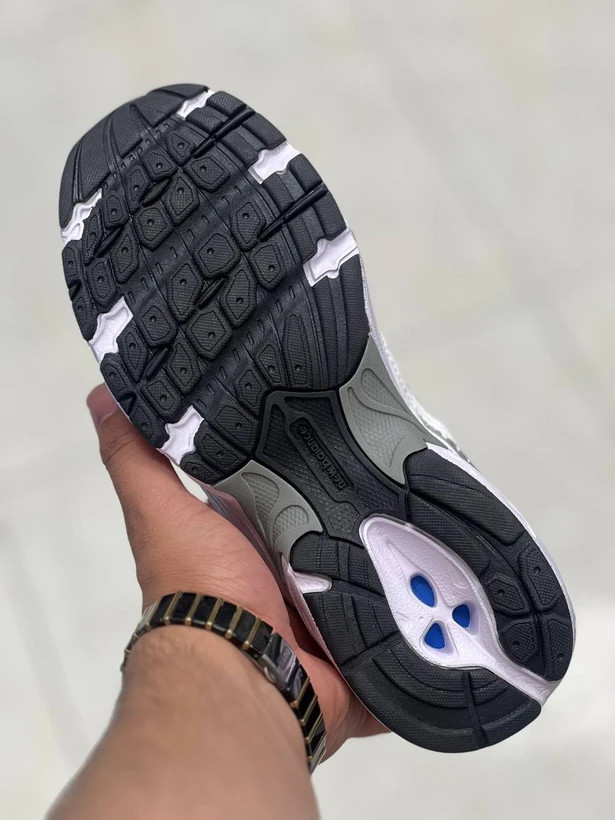 کتونی نیوبالانس 530 ویتنامی وارداتی/Newbalance 530/سایز 37 الی 40/فروش عمده و تک