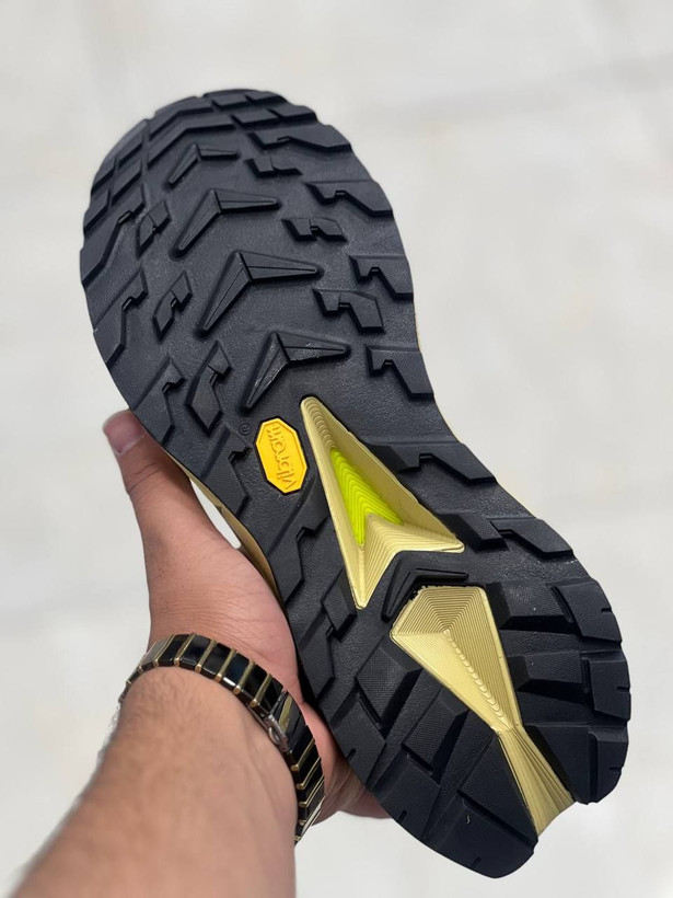 کتونی هوکا ویتنامی مدل skyline-float وارداتی hoka زیره ویبرام/سایز 40 الی 45