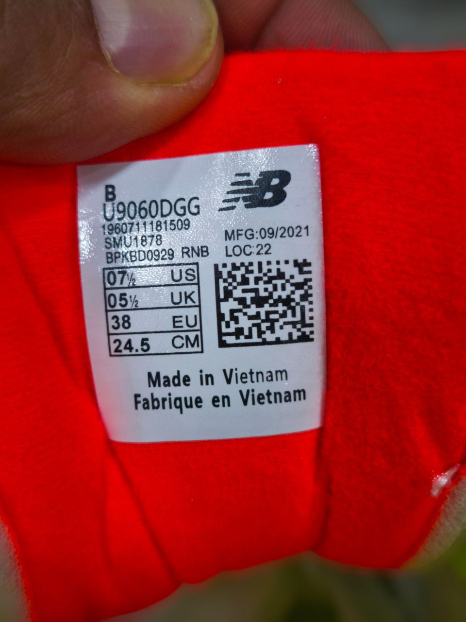 کتونی نیوبالانس 9060 ویتنامی وارداتی/سایز38,39,40,41,42,43,44,45/Newbalance 9060