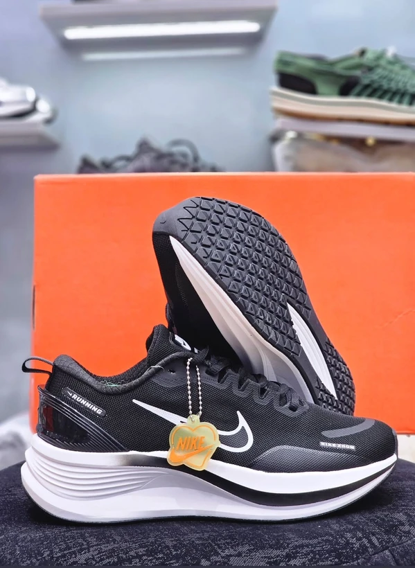 کتونی نایک زوم رانینگ ویتنامی وارداتی/Nike Zoom Running/سایز 38 تا 45/فروش عمده و تک