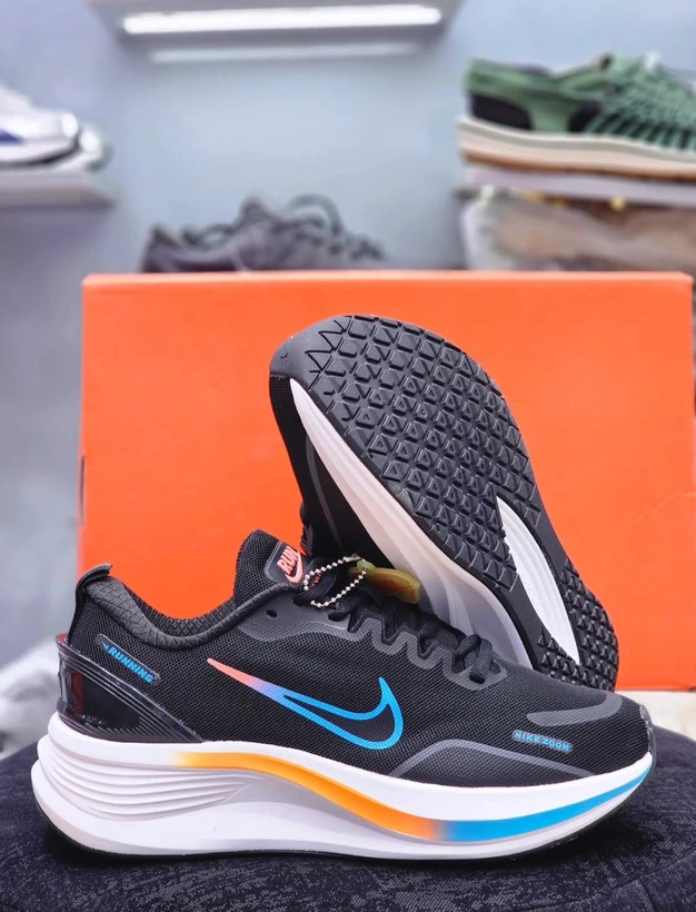 کتونی نایک زوم رانینگ ویتنامی وارداتی/Nike Zoom Running/سایز 38 تا 45/فروش عمده و تک