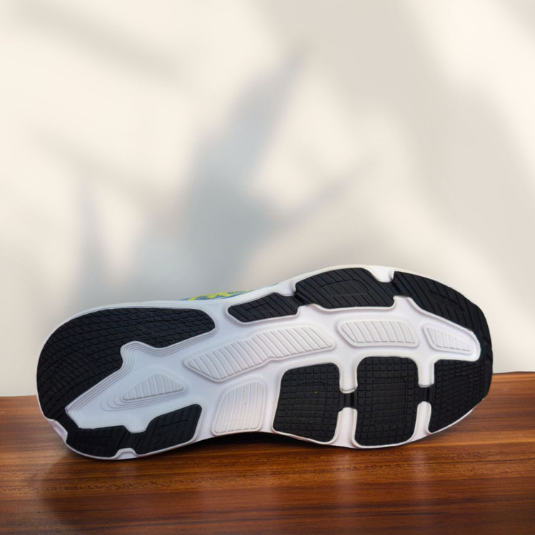 کتونی هوکا باندی ۷ (Hoka One One Bondi 7) | راحتی بینهایت برای پیادهروی و دویدن