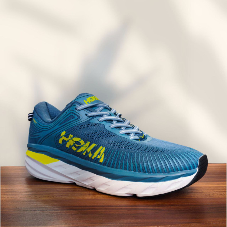 کتونی هوکا باندی ۷ (Hoka One One Bondi 7) | راحتی بینهایت برای پیادهروی و دویدن