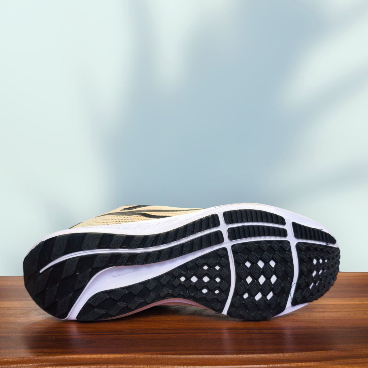 کتونی نایک پگاسوس ۴۰ (Nike Pegasus 40) | تعادل بی‌نظیر میان سرعت، راحتی و دوام