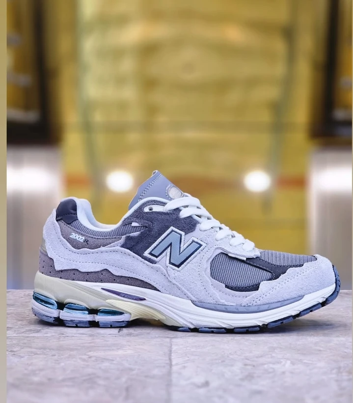 کتونی نیوبالانس 2002R ویتنامی وارداتی/سایز 40 الی 45/Newbalance 2002R /فروش عمده و تک