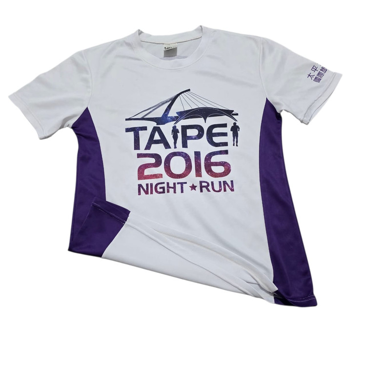 تیشرت ورزشی Taipei 2016 اورجینال، سبک، تنفس‌پذیر و مناسب دویدن و باشگاه. جنس پلی‌استر، یقه گرد، طراحی خاص مسابقه شب‌دو.