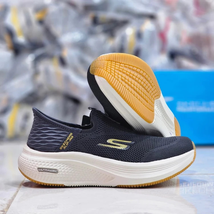 کتونی اسکیچرز طبی سبک و راحت بدون بند ویتنامی وارداتی/سایز 40 الی 45/Skechers Slip _Ins Ultra Go Sole Memory Foam/فروش عمده و تک