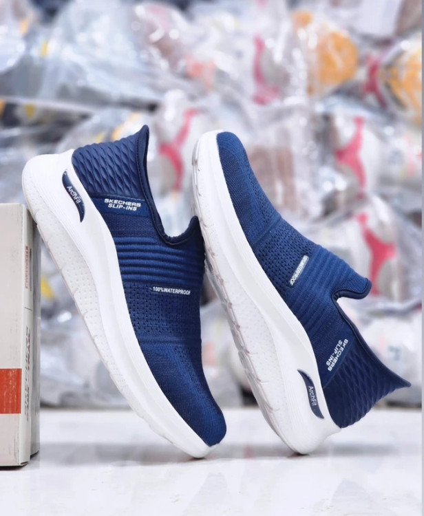 کتونی اسکیچرز طبی سبک و راحت بدون بند ویتنامی وارداتی/سایز 40 الی 45/Skechers Slip _Ins Ultra Go Sole Memory Foam/فروش عمده و تک