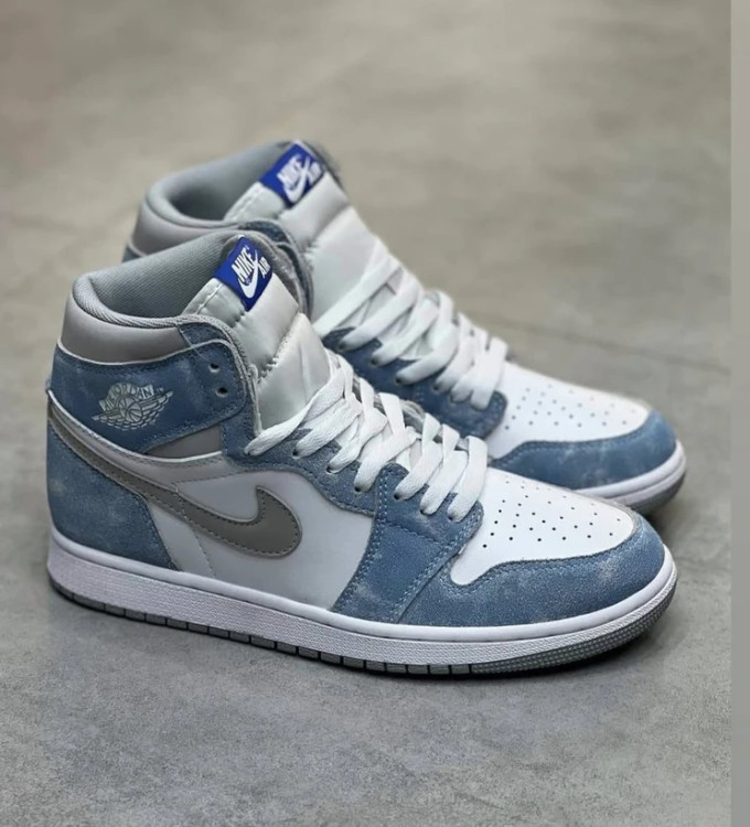 کتونی ویتنامی نایک ایر جردن 1 هایپر رویال/سایز 38 الی 45/Nike Air Jordan 1 Retro High Hyper Royal/ فروش عمده و تک