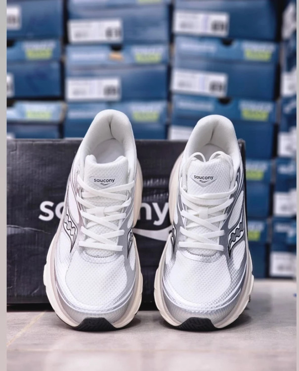 کتونی ساکونی گارد ای ام آر ویتنامی وارداتی/سایز 40 الی 45/Saucony GUARD AMR/ فروش عمده و تک
