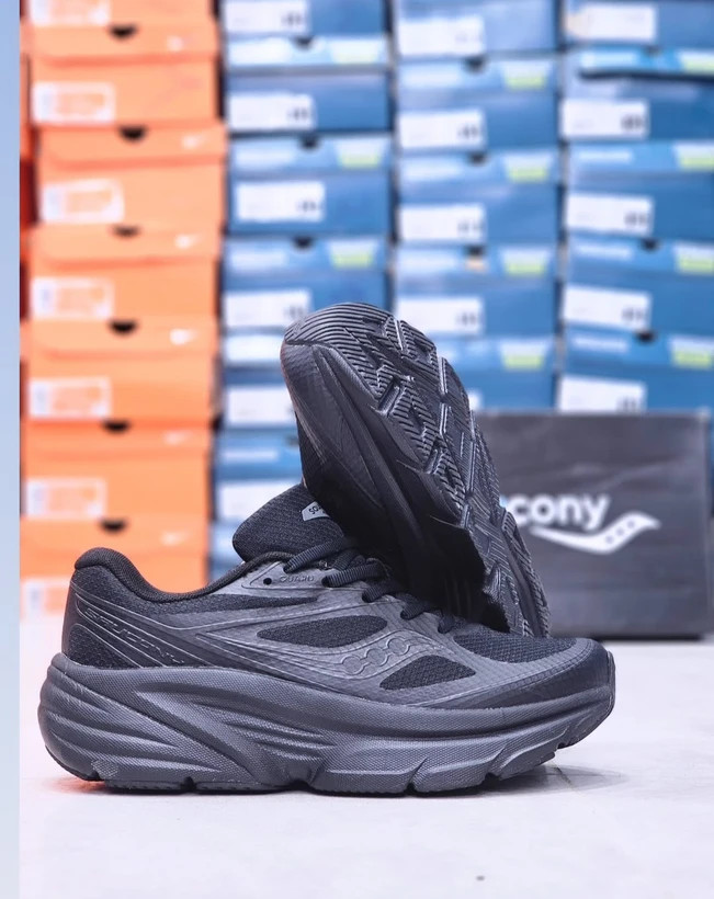 کتونی ساکونی گارد ای ام آر ویتنامی وارداتی/سایز 40 الی 45/Saucony GUARD AMR/ فروش عمده و تک