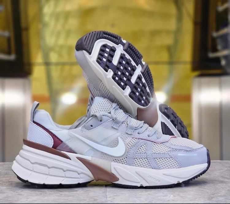 کتونی نایک وی تو کی ویتنامی وارداتی/سایز 38 الی 45/ست زنانه و مردانه/Nike V2k Run/ فروش عمده و تک