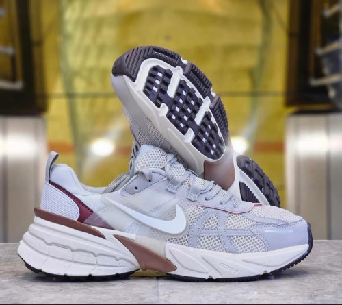 کتونی نایک وی تو کی ویتنامی وارداتی/سایز 38 الی 45/ست زنانه و مردانه/Nike V2k Run/ فروش عمده و تک