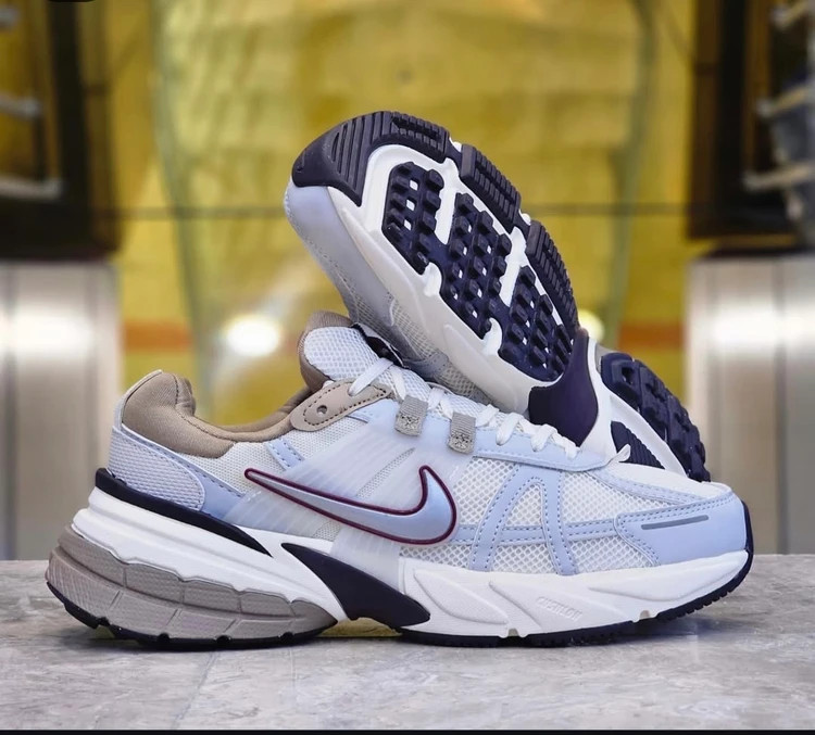 کتونی نایک وی تو کی ویتنامی وارداتی/سایز 38 الی 45/ست زنانه و مردانه/Nike V2k Run/ فروش عمده و تک