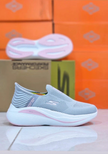 کفش طبی اسکیچرز اسلیپ اومو ویتنامی وارداتی/سایز 37 الی 40/Skechers Slip-ins Uomo/ فروش عمده و تک