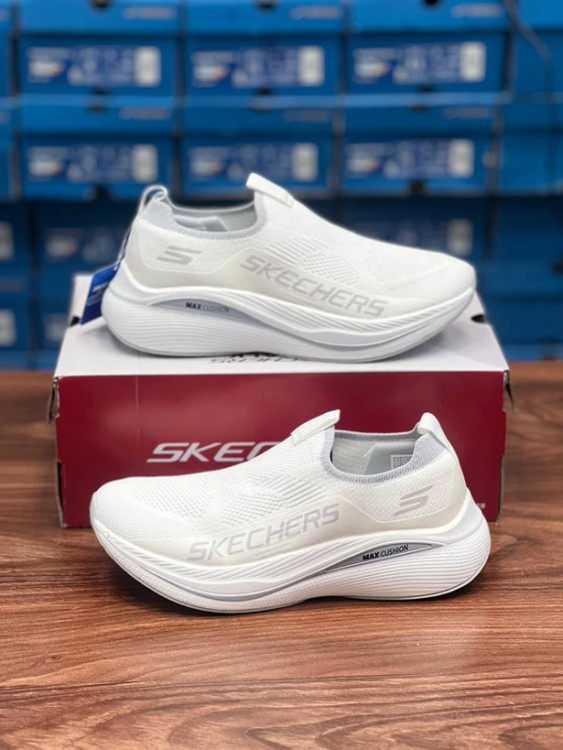 کفش طبی اسکیچرز ویتنامی وارداتی/سایز 37 الی 40/Skechers Go Walk Max Cushioning/ فروش عمده و تک