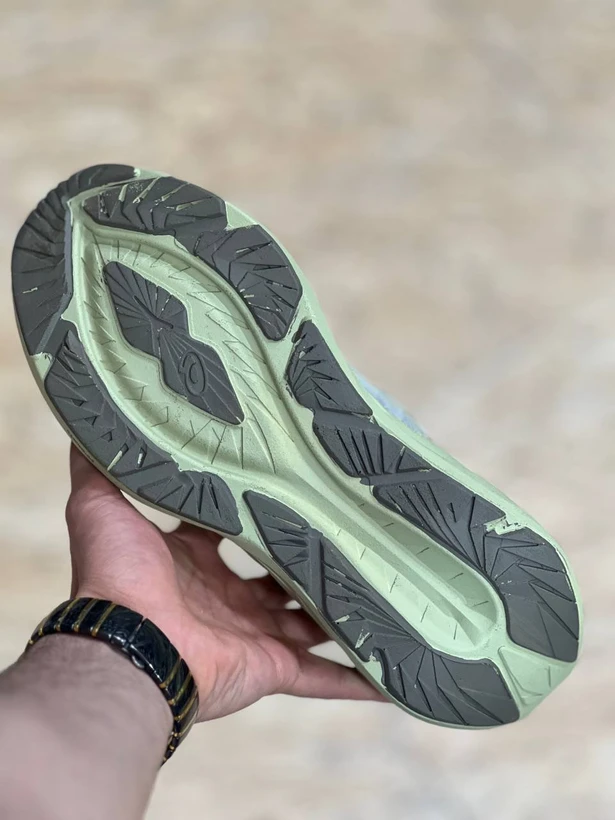 کتونی اسیکس نوا بلاست 4 ویتنامی وارداتی/سایز 40 الی 45/Asics Nova Blast 4/فروش عمده و تک