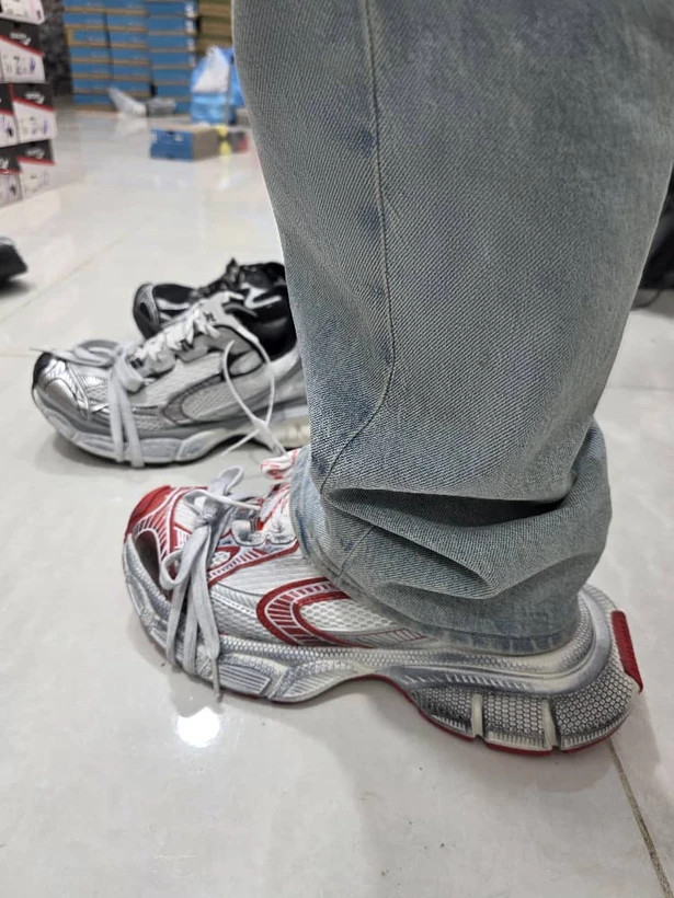 کتونی بالنسیاگا تری ایکس ال ویتنامی وارداتی/سایز 40 الی 45/Balenciaga 3XL
