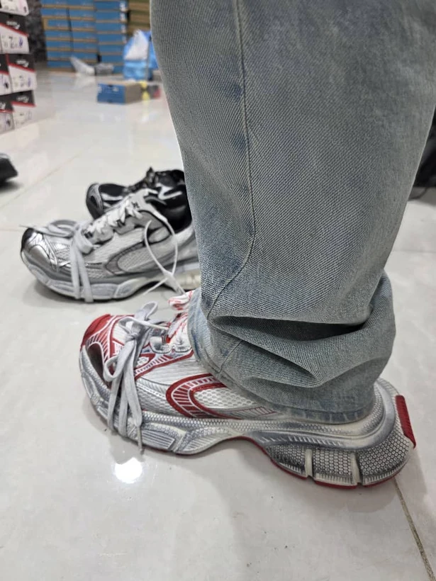 کتونی بالنسیاگا تری ایکس ال ویتنامی وارداتی/سایز 40 الی 45/Balenciaga 3XL