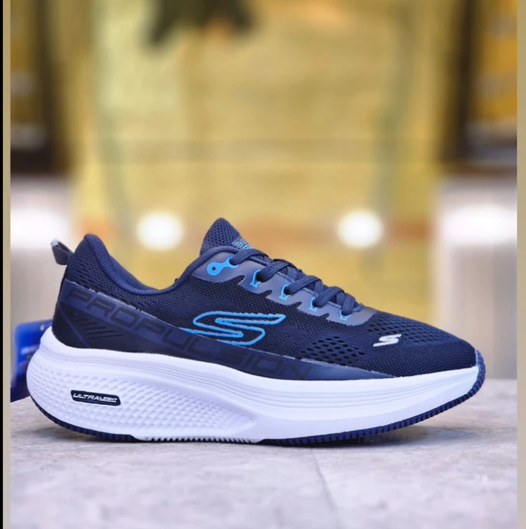 کفش طبی و ضدآب اسکیچرز ویتنامی وارداتی/سایز 40 الی 45/Skechers Max Cushioning Terminus