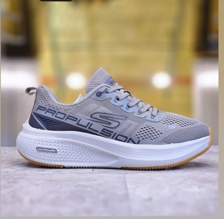 کفش طبی و ضدآب اسکیچرز ویتنامی وارداتی/سایز 40 الی 45/Skechers Max Cushioning Terminus
