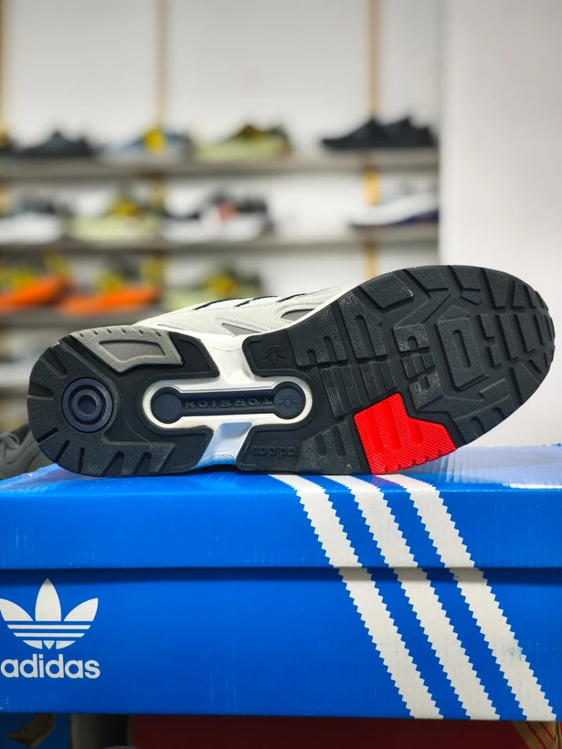 کتونی ادیداس تورشن سوپر ویتنامی/سایز ۴۰ الی ۴۵ / رنگ بندی زیبا/Adidas Torsion Super
