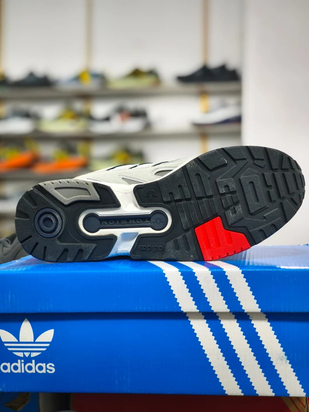 کتونی ادیداس تورشن سوپر ویتنامی/سایز ۴۰ الی ۴۵ / رنگ بندی زیبا/Adidas Torsion Super