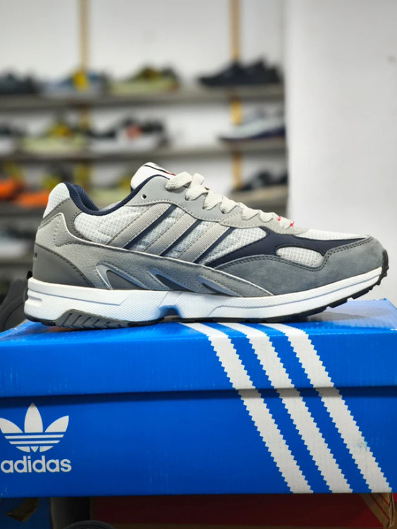 کتونی ادیداس تورشن سوپر ویتنامی/سایز ۴۰ الی ۴۵ / رنگ بندی زیبا/Adidas Torsion Super