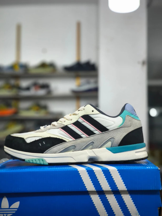کتونی ادیداس تورشن سوپر ویتنامی/سایز ۴۰ الی ۴۵ / رنگ بندی زیبا/Adidas Torsion Super