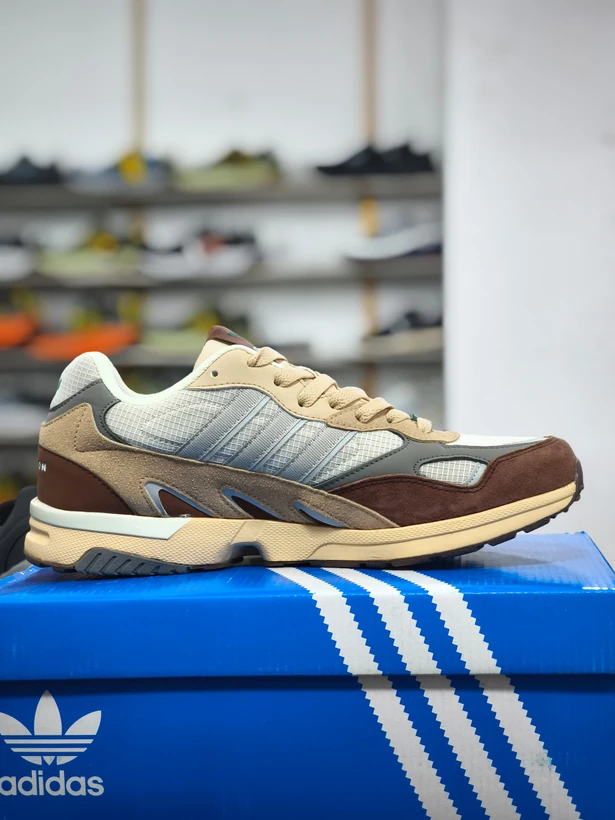 کتونی ادیداس تورشن سوپر ویتنامی/سایز ۴۰ الی ۴۵ / رنگ بندی زیبا/Adidas Torsion Super