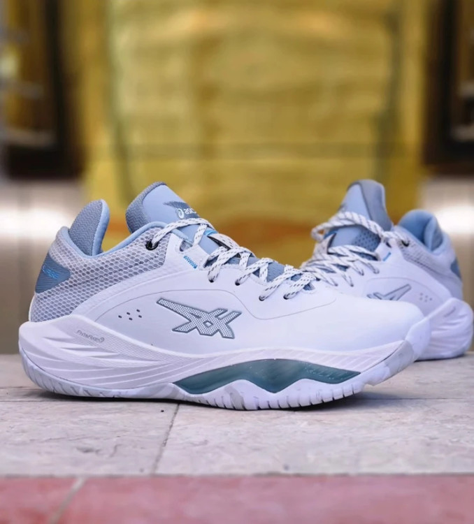 کتونی اسیکس نوا سورج ویتنامی وارداتی مخصوص والیبال، بسکتبال و.../سایز 40 الی 45/Asics Nova Surge Low/فروش عمده و تک