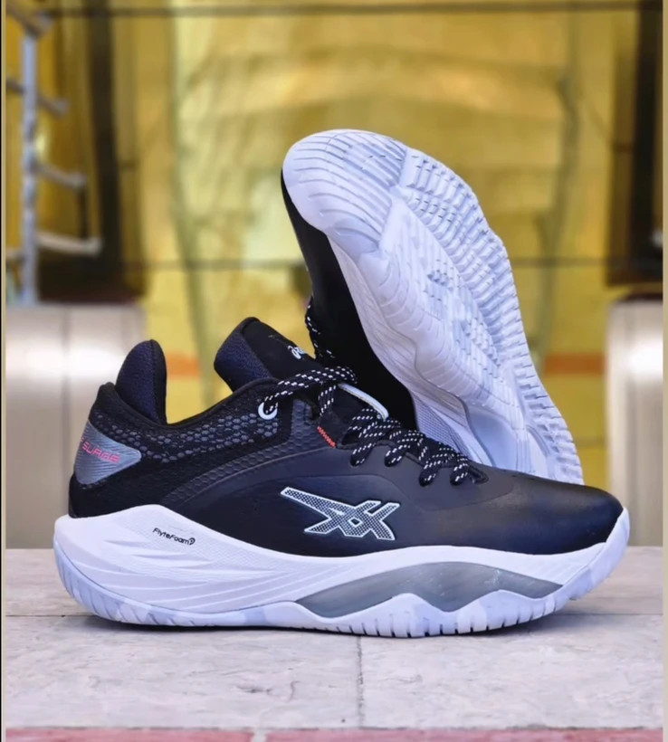 کتونی اسیکس نوا سورج ویتنامی وارداتی مخصوص والیبال، بسکتبال و.../سایز 40 الی 45/Asics Nova Surge Low/فروش عمده و تک