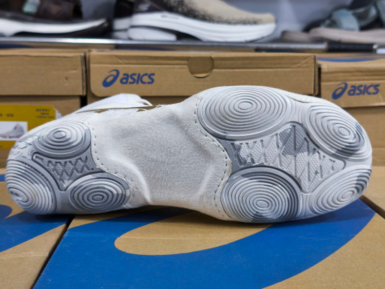 کتونی کشتی آسیکس مدل Matblazer – سفید با نوار طلایی | ASICS Matblazer Wrestling Shoes