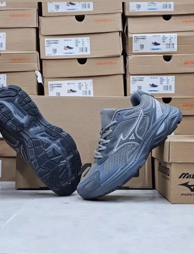 کتونی میزانو ریسر اس ویتنامی وارداتی/Mizuno Racer S/سایز 40 الی 45/ فروش عمده و تک