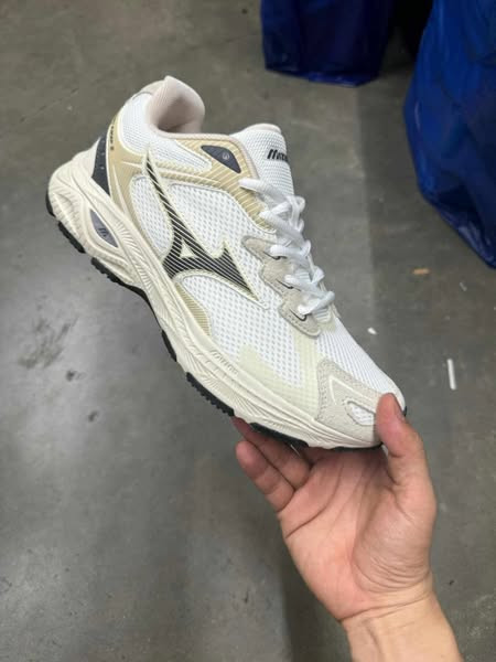 کتونی میزانو ریسر اس ویتنامی وارداتی/Mizuno Racer S/سایز 40 الی 45/ فروش عمده و تک