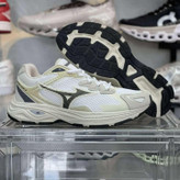 کتونی میزانو ریسر اس ویتنامی وارداتی/Mizuno Racer S/سایز 40 الی 45/ فروش عمده و تک