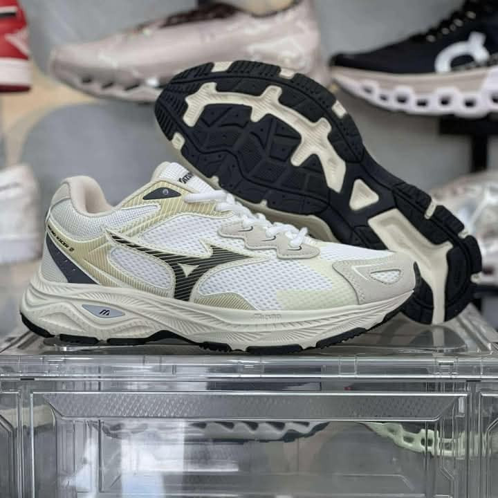 کتونی میزانو ریسر اس ویتنامی وارداتی/Mizuno Racer S/سایز 40 الی 45/ فروش عمده و تک