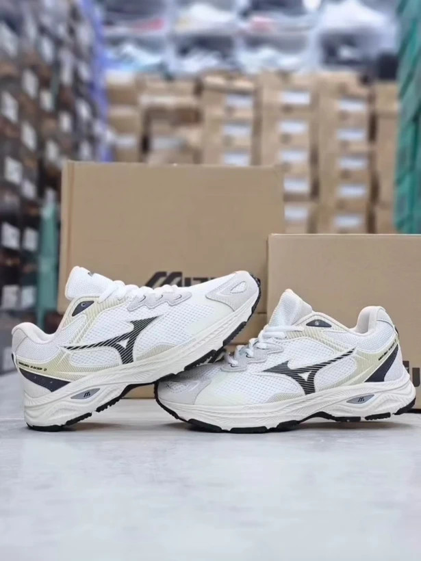 کتونی میزانو ریسر اس ویتنامی وارداتی/Mizuno Racer S/سایز 40 الی 45/ فروش عمده و تک