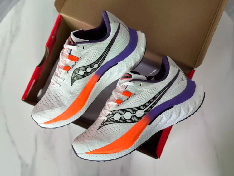 کتونی ساکونی اندورفین اسپید ۴ ویتنامی وارداتی/سایز 40 الی 45/Saucony Endorphin Speed 4/ فروش عمده و تک