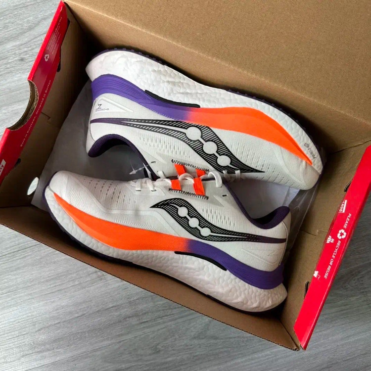 کتونی ساکونی اندورفین اسپید ۴ ویتنامی وارداتی/سایز 40 الی 45/Saucony Endorphin Speed 4/ فروش عمده و تک