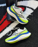 کتونی ساکونی اندورفین اسپید ۴ ویتنامی وارداتی/سایز 40 الی 45/Saucony Endorphin Speed 4/ فروش عمده و تک