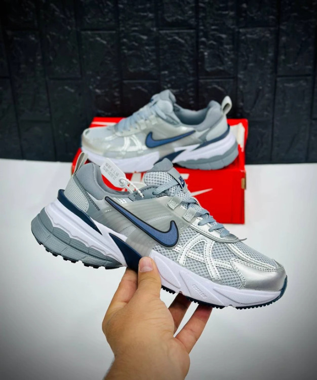 کتونی نایک وی تو کی ویتنامی وارداتی/سایز 40 الی 45/ست زنانه و مردانه/Nike V2k Run/ فروش عمده و تک