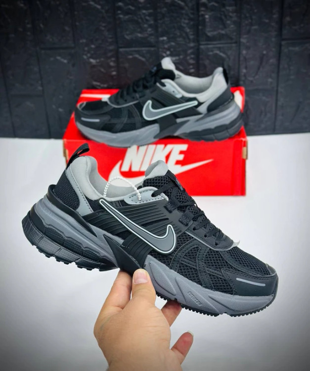 کتونی نایک وی تو کی ویتنامی وارداتی/سایز 40 الی 45/ست زنانه و مردانه/Nike V2k Run/ فروش عمده و تک