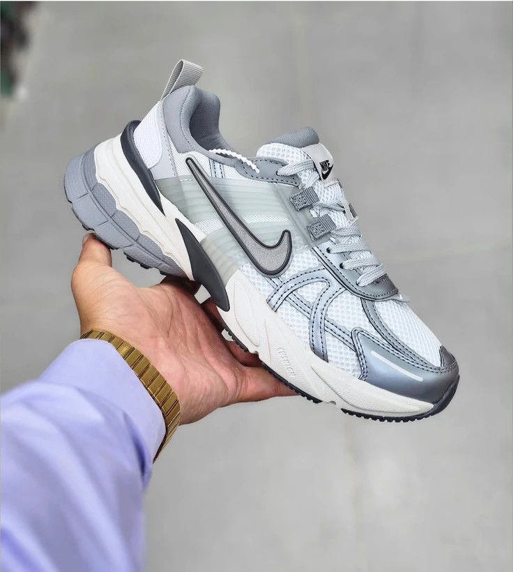 کتونی نایک وی تو کی ویتنامی وارداتی/سایز 40 الی 45/ست زنانه و مردانه/Nike V2k Run/ فروش عمده و تک