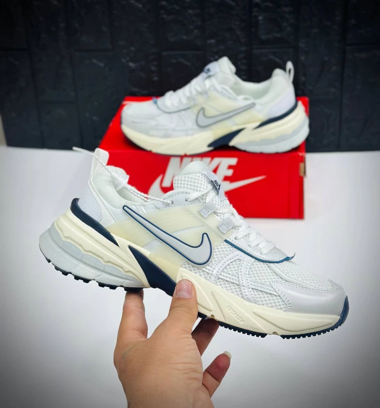 کتونی نایک وی تو کی ویتنامی وارداتی/سایز 40 الی 45/ست زنانه و مردانه/Nike V2k Run/ فروش عمده و تک
